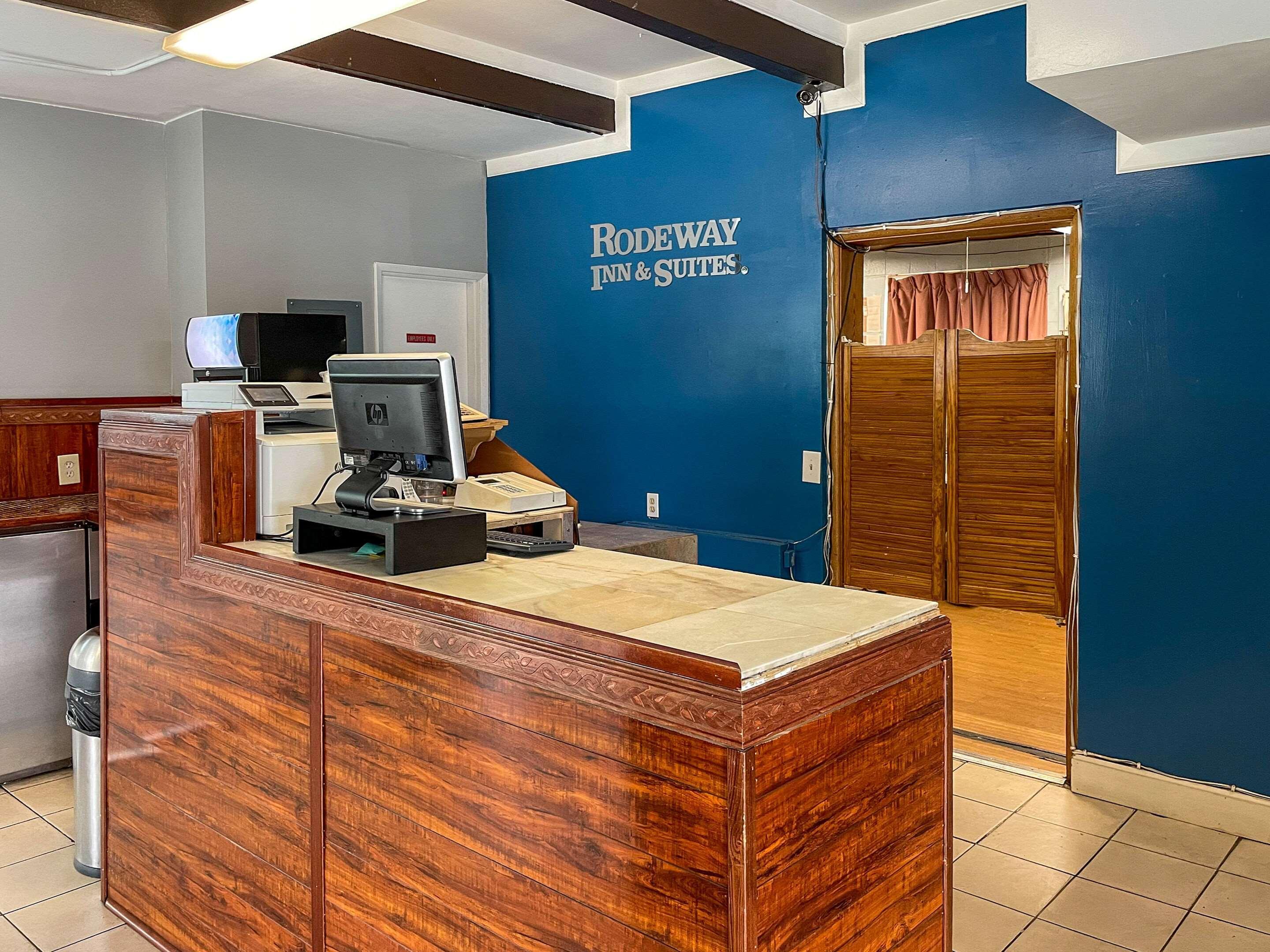 Rodeway Inn & Suites Omak - Okanogan Exterior foto