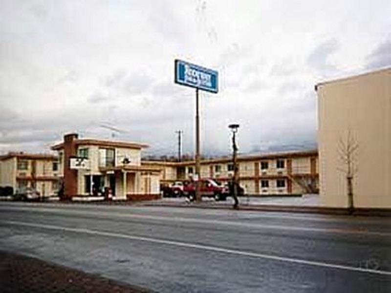 Rodeway Inn & Suites Omak - Okanogan Exterior foto